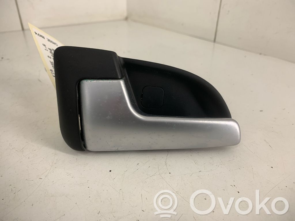 Manecilla interna puerta trasera   836101H010