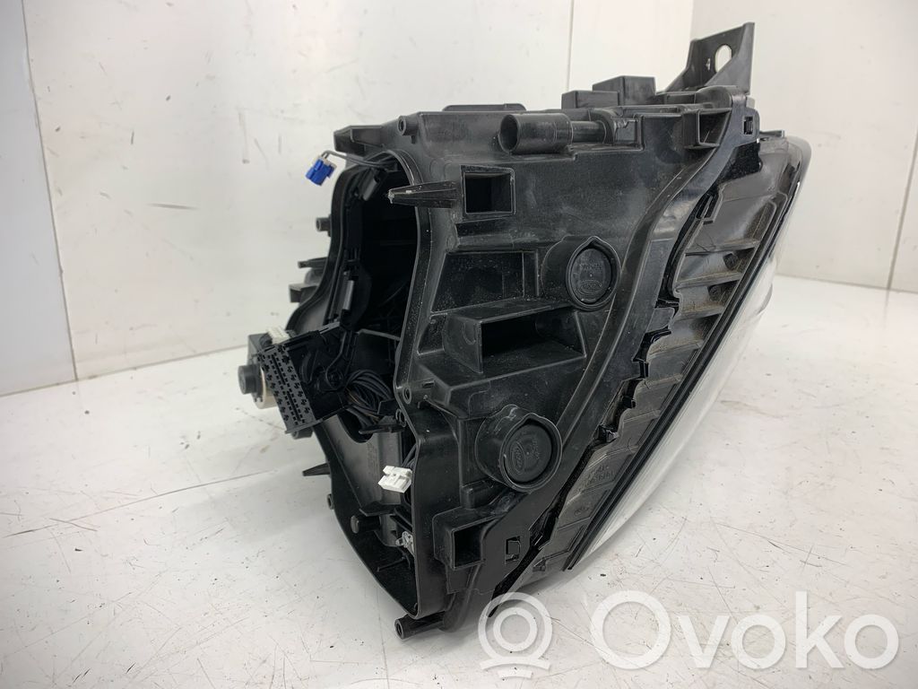 Audi RS Q8 Lampa przednia 