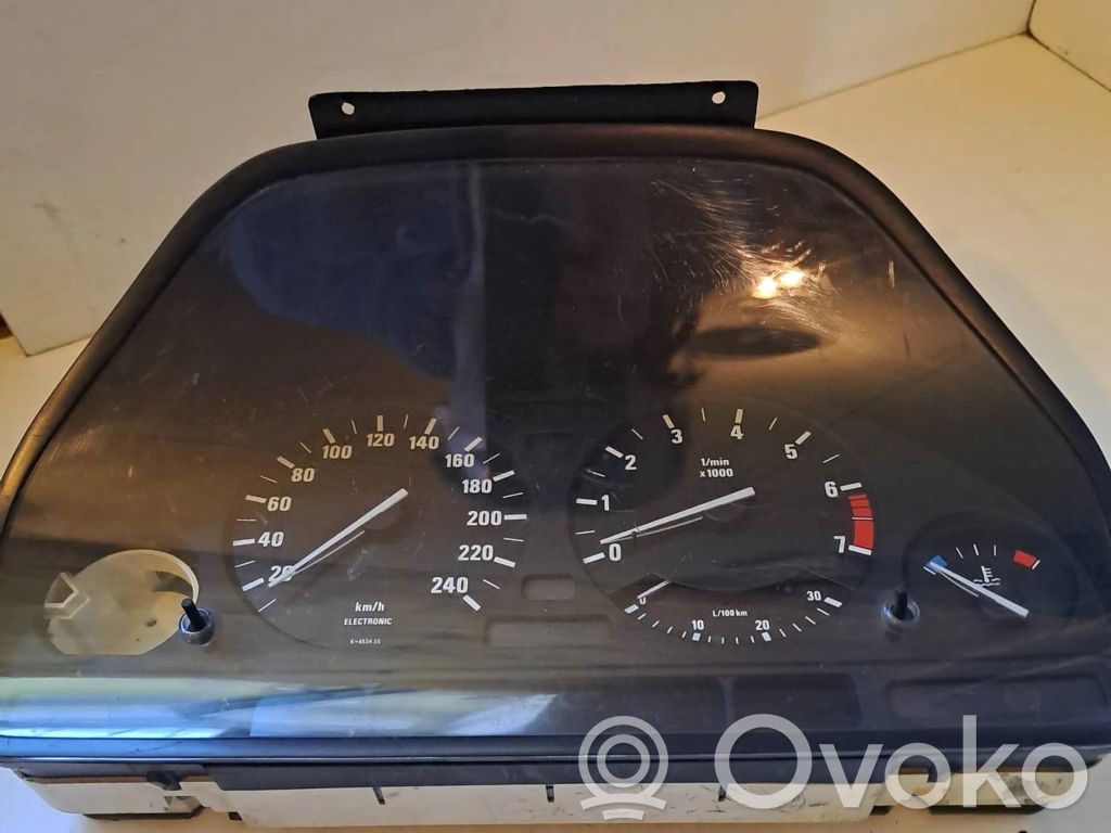 BMW 5 E34 Speedometer (instrument cluster) 