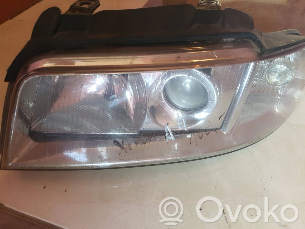 Audi A4 S4 B6 8E 8H Lampa przednia 