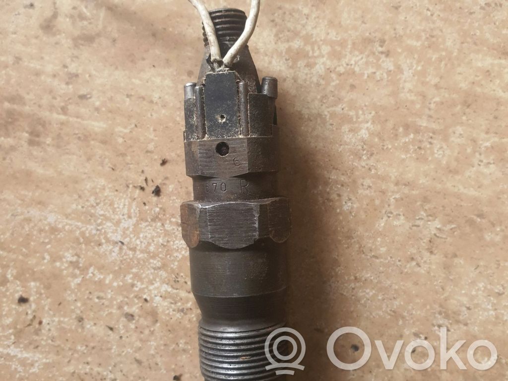 Opel Omega B2 Fuel injector 