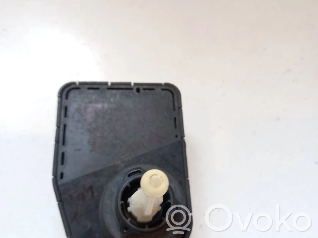 Opel Omega B1 Motor reglare nivel far 