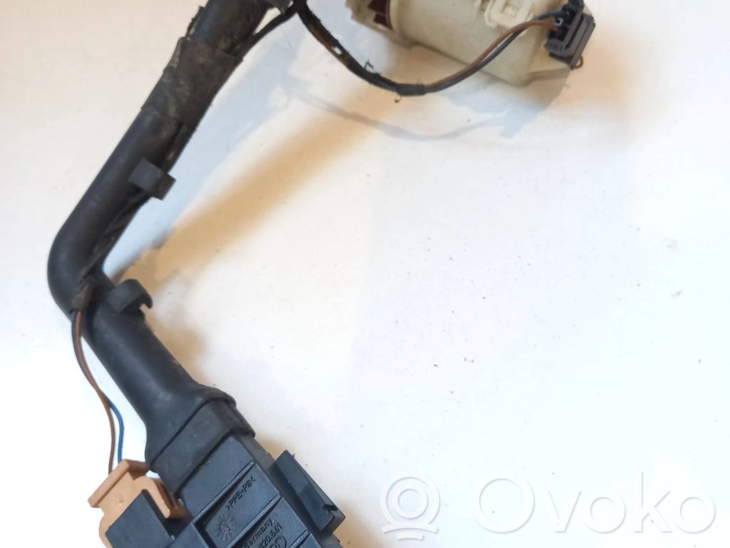 Interior temperature sensor   8L0820541