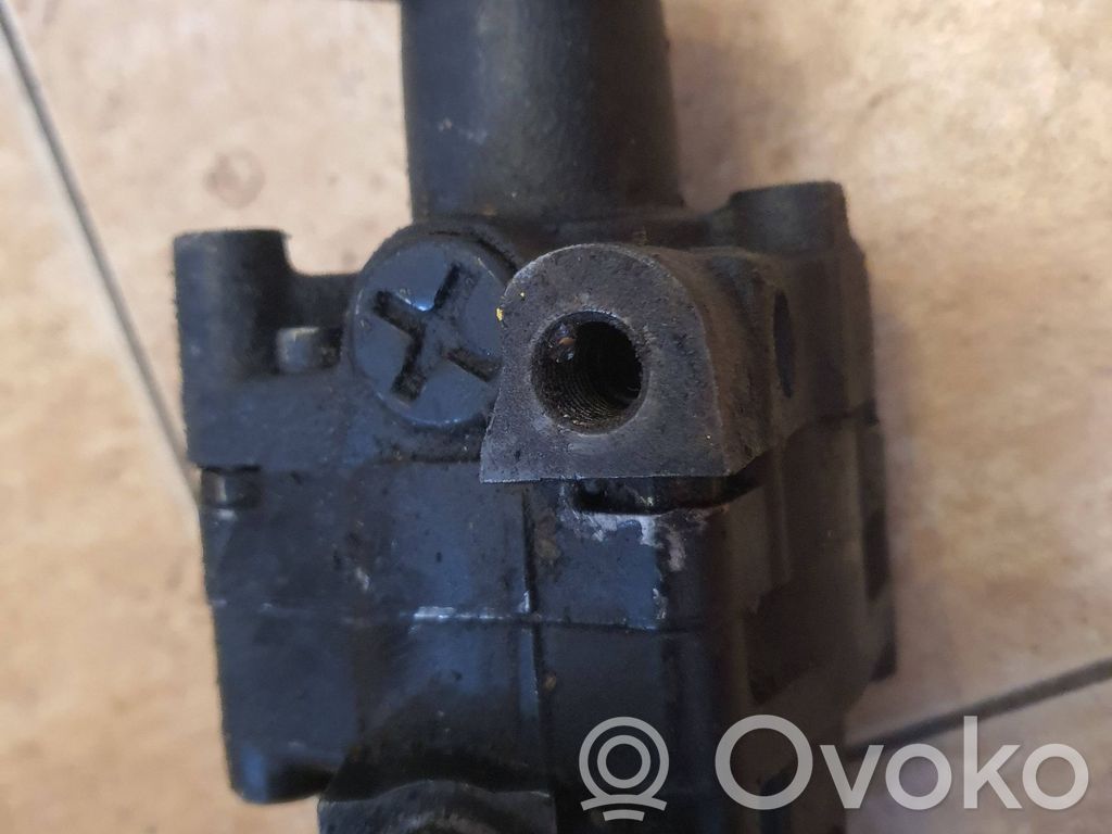 BMW 5 E34 Power steering pump 