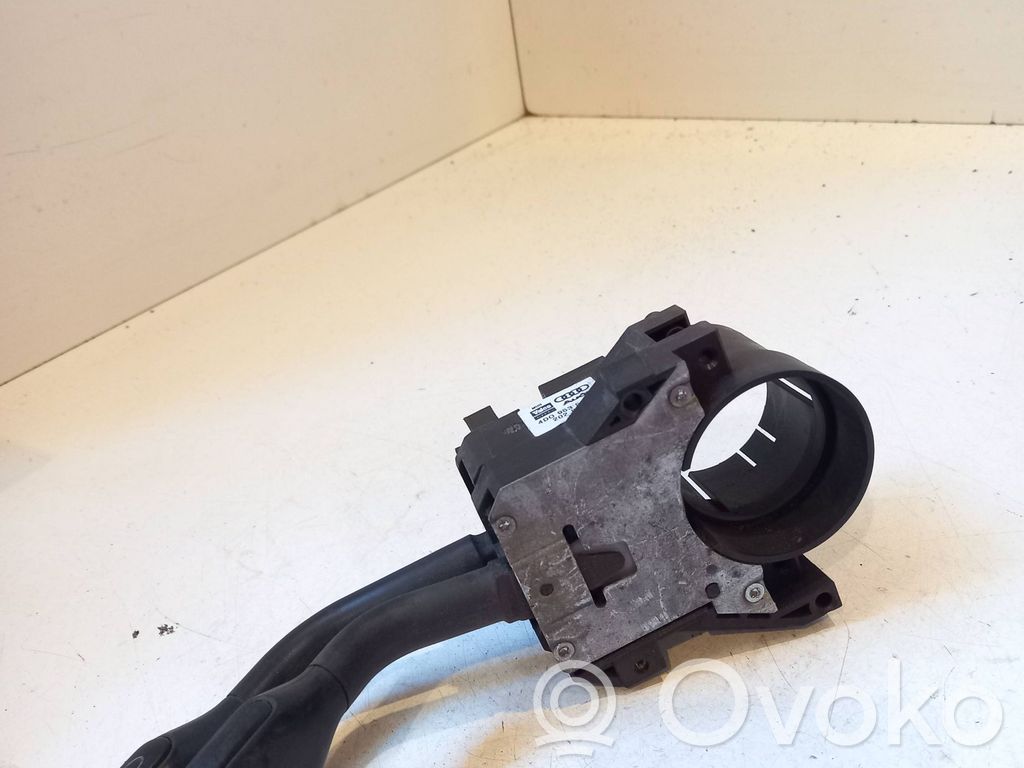 Audi A4 S4 B5 8D Manetka / Przełącznik kierunkowskazów wycieraczek 