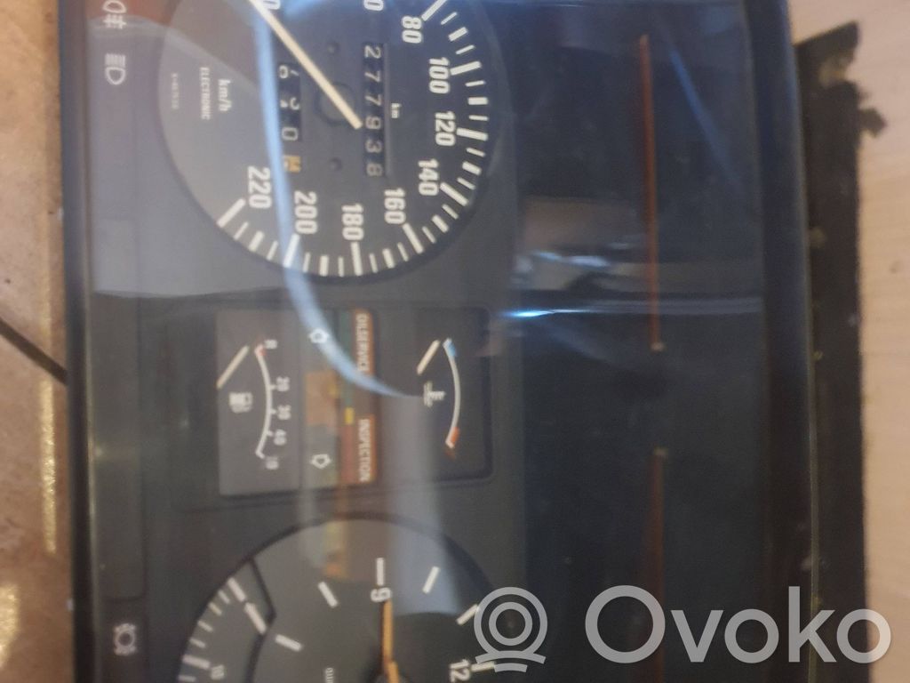 BMW 5 E28 Vitezometru (grup de instrumente) 