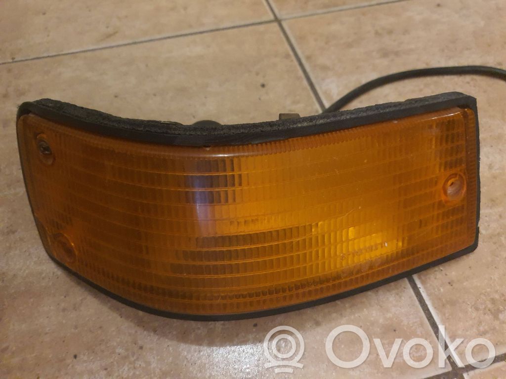BMW 5 E28 Blinker vorne Stoßstange 