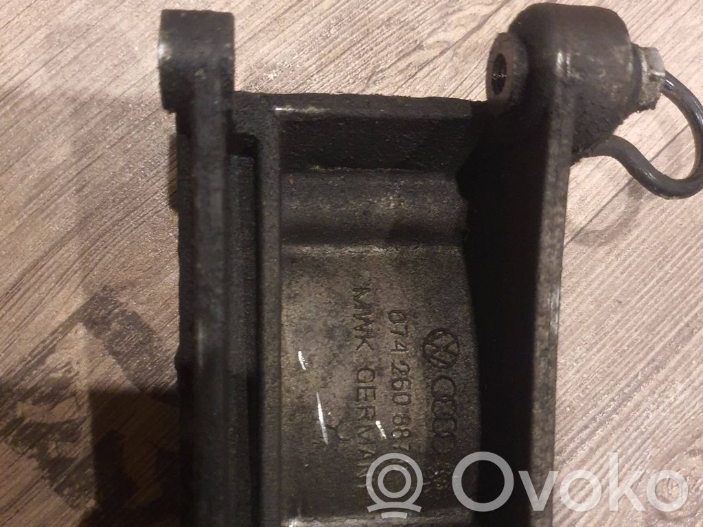 Volkswagen Transporter - Caravelle T4 A/C compressor mount bracket 
