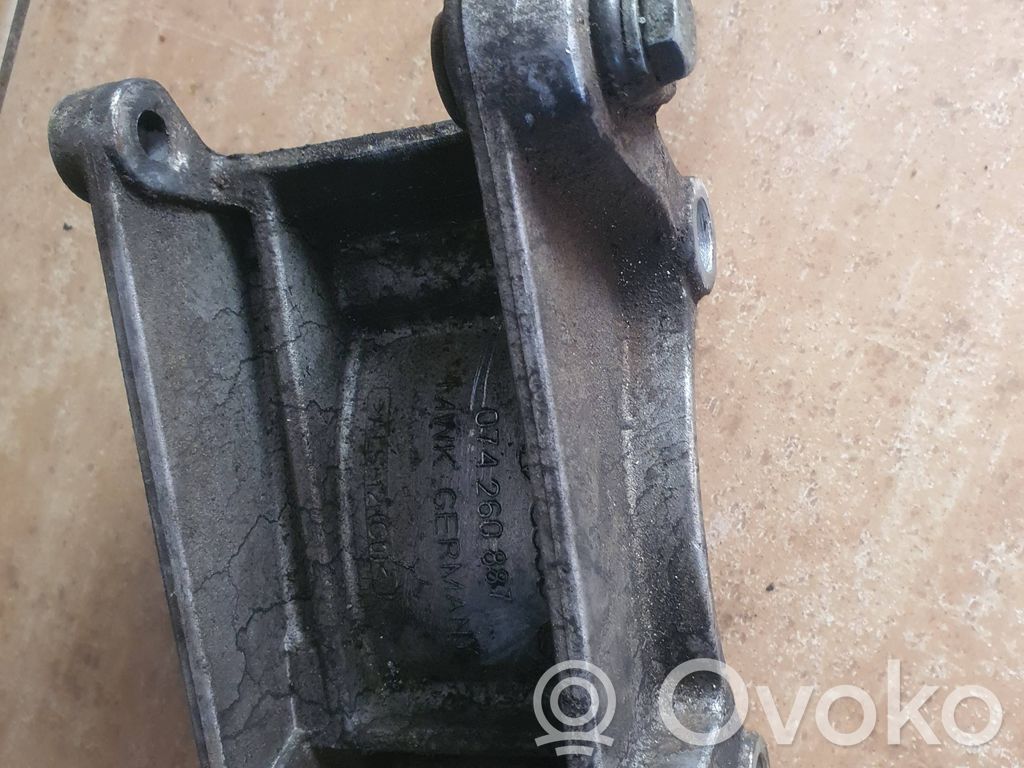 Volkswagen Transporter - Caravelle T4 A/C compressor mount bracket 