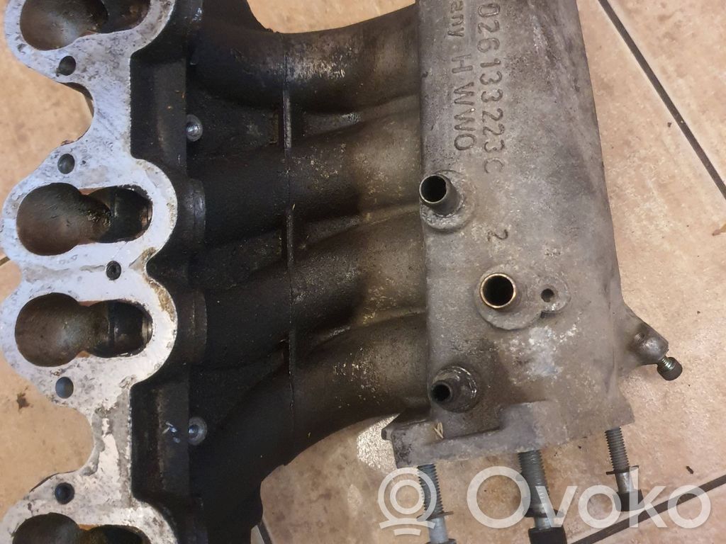 Audi 80 90 B3 Colector de admisión 