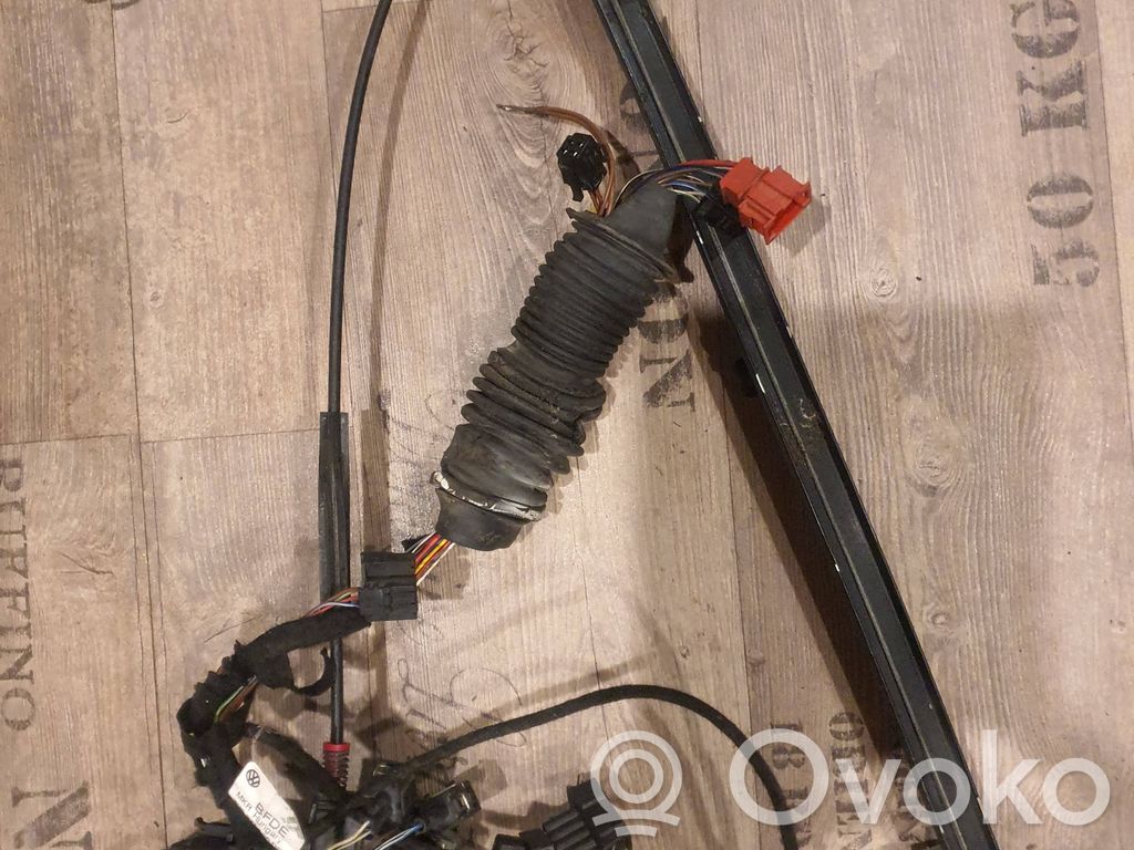 Volkswagen Transporter - Caravelle T4 Macara ușă față cu motor 