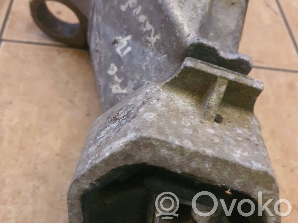 Audi A6 S6 C4 4A Gearbox mounting bracket 