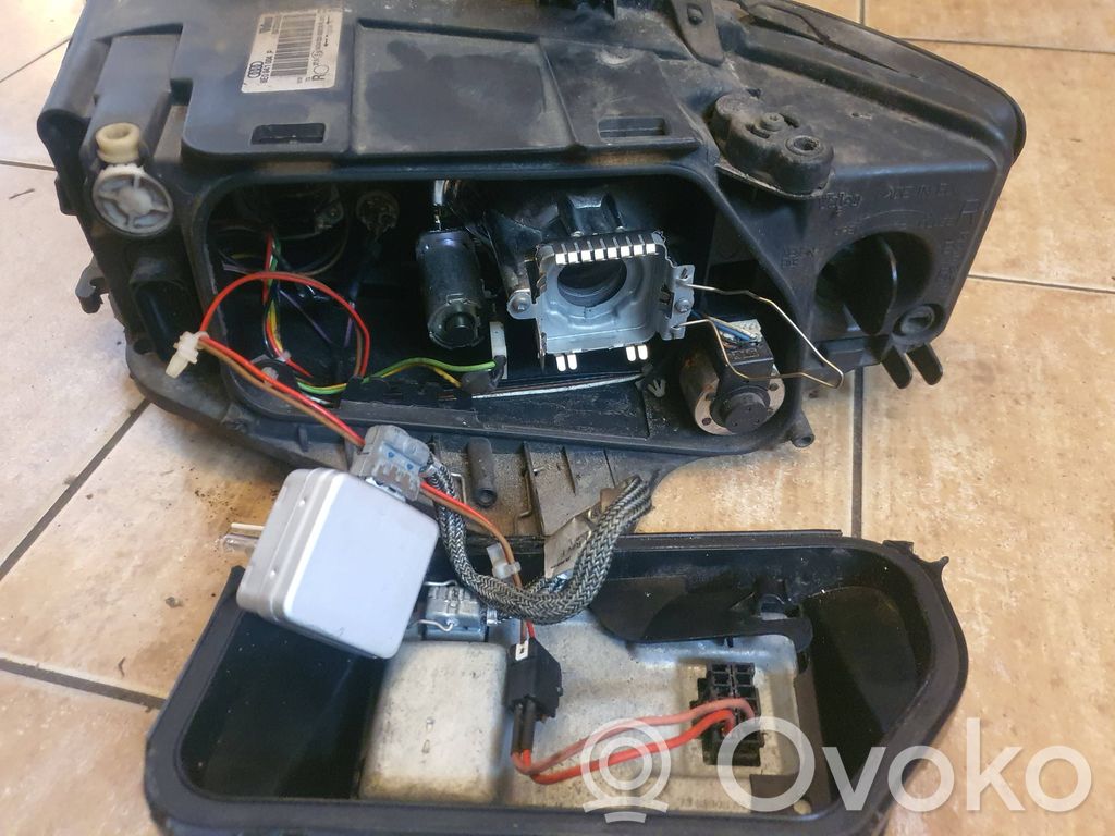 Audi A4 S4 B6 8E 8H Scheinwerfer 