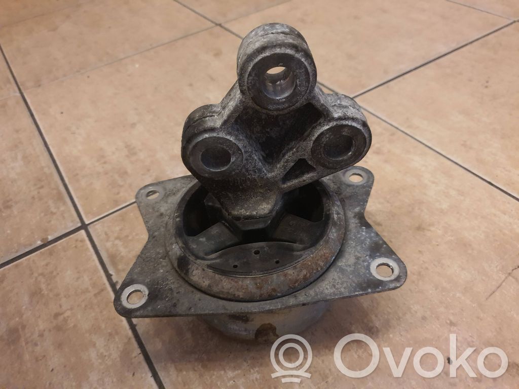 Opel Vectra C Engine mount bracket 