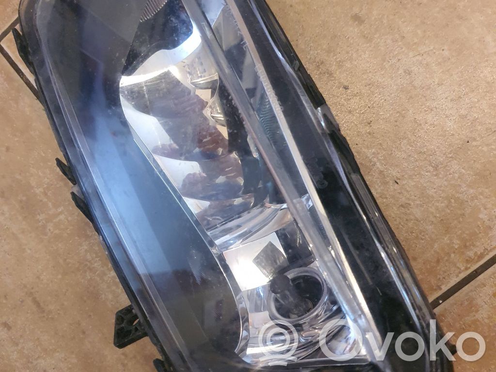 Volkswagen Transporter - Caravelle T5 Światło przeciwmgłowe przednie 
