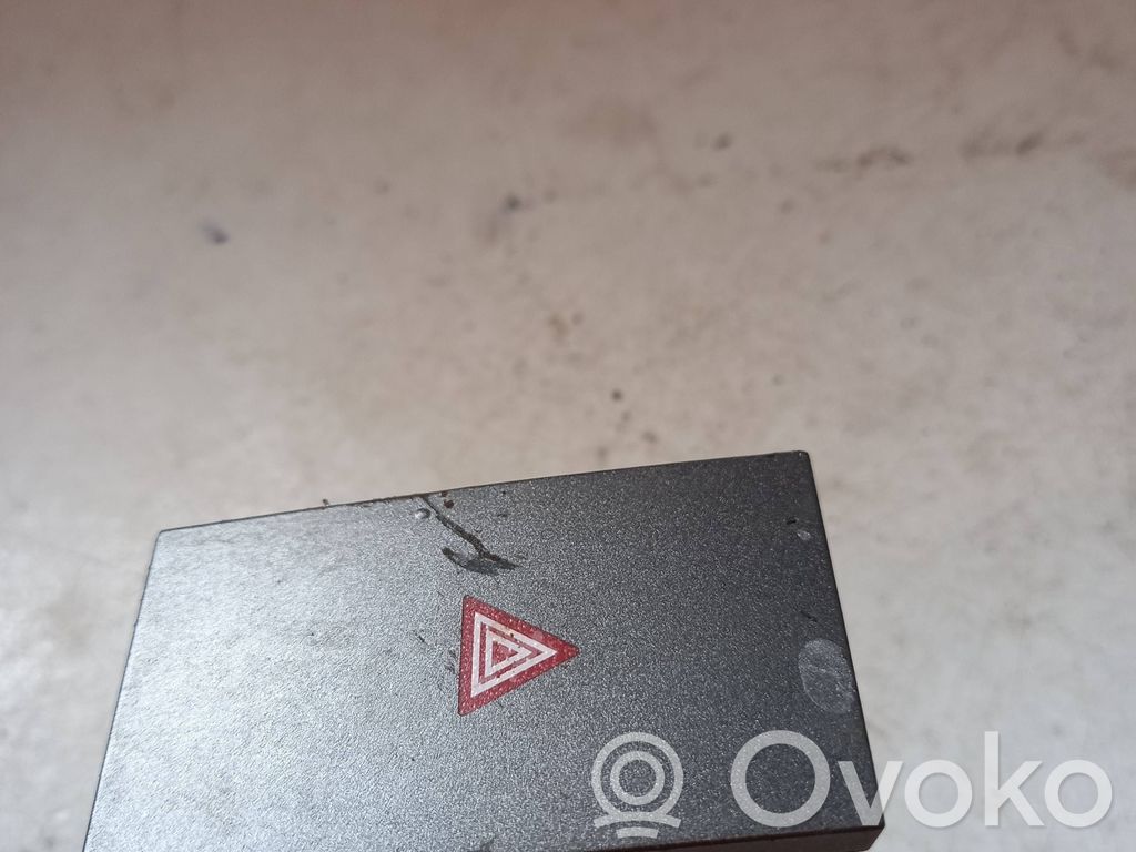 Opel Vectra C Hazard light switch 
