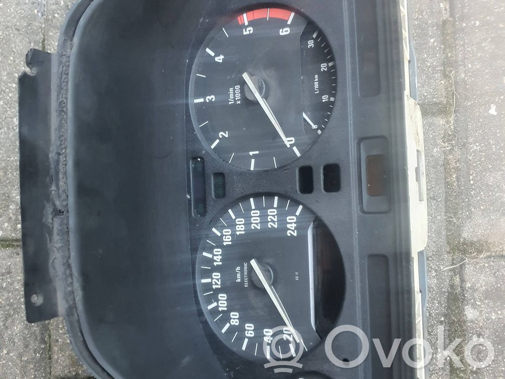 BMW 5 E34 Speedometer (instrument cluster) 