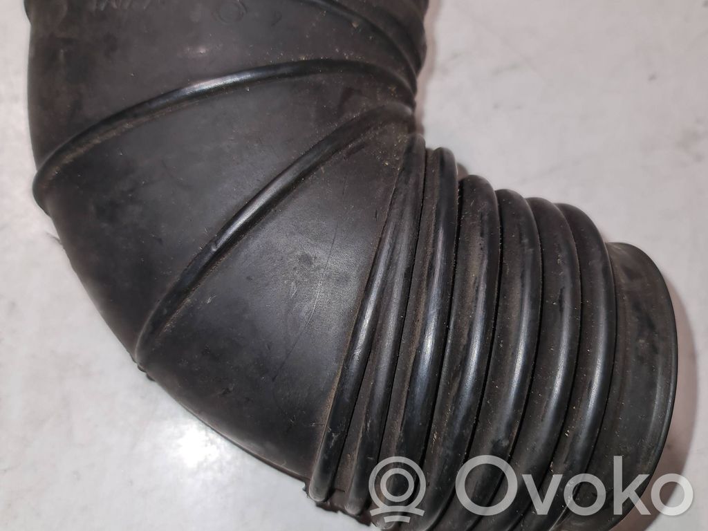 BMW 7 E32 Polttoaineputken letku 