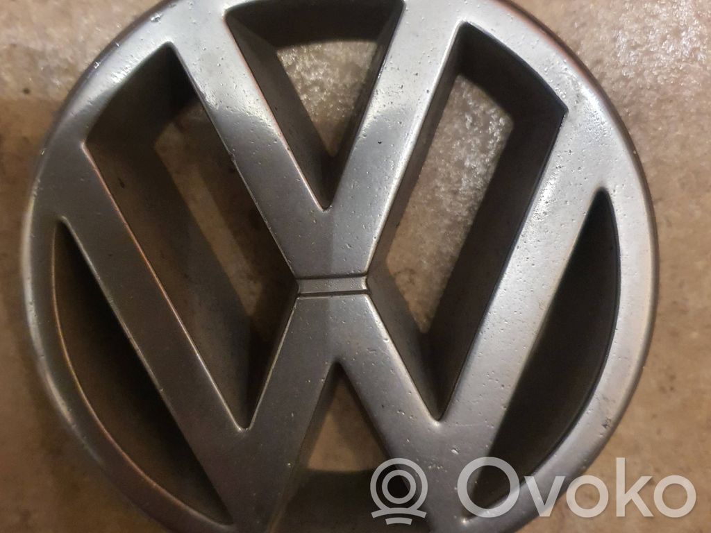 Volkswagen PASSAT B3 Emblemat / Znaczek 