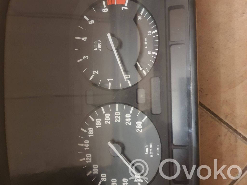 BMW 7 E32 Speedometer (instrument cluster) 