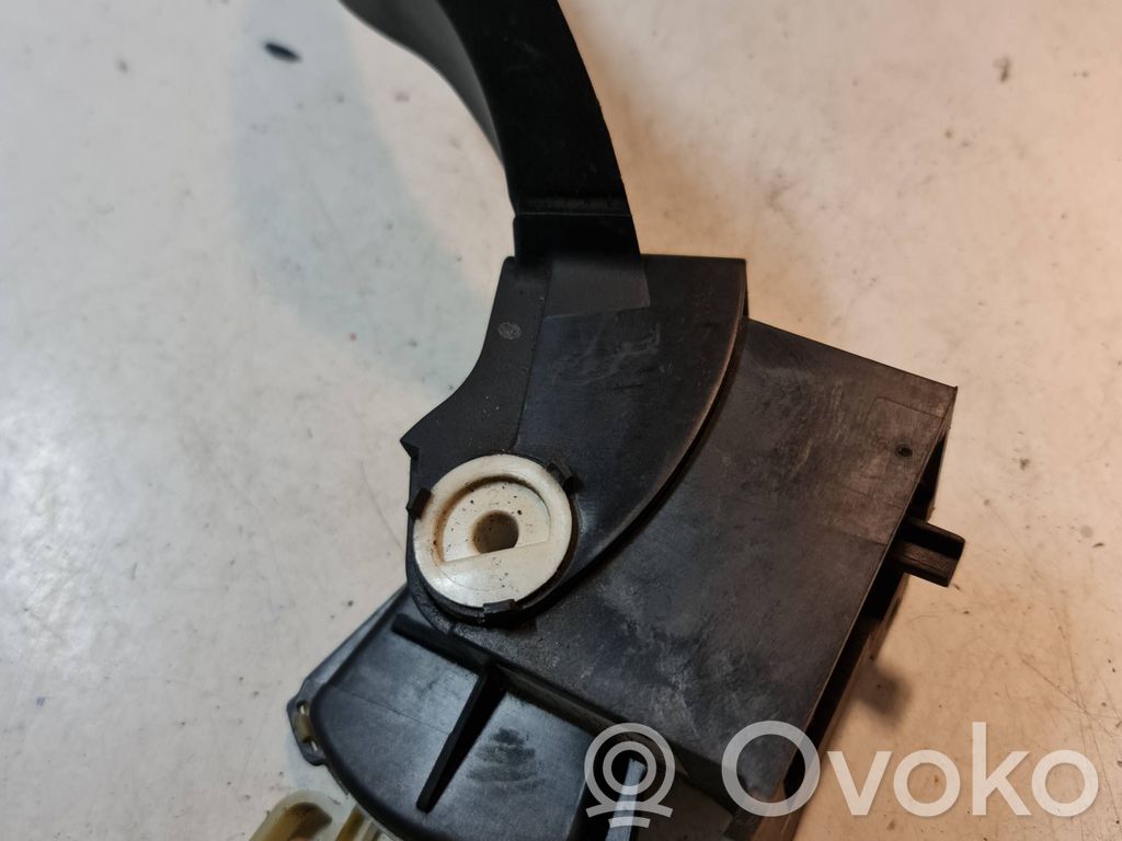 Akceleratoriaus pedalas   2M519F836AD
