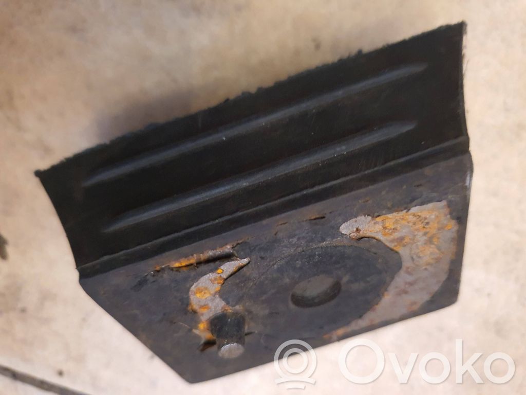 GAZ 21 Engine mount bracket 