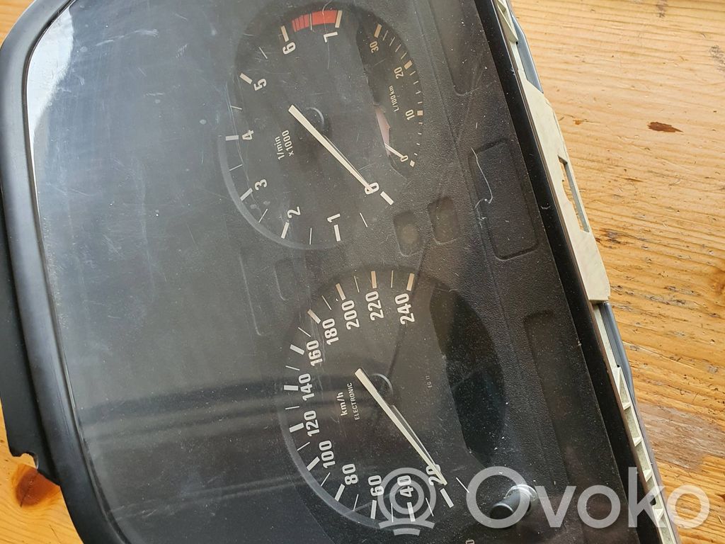 Speedometer (instrument cluster)   9220200950,62118359355,6160531003,1391892