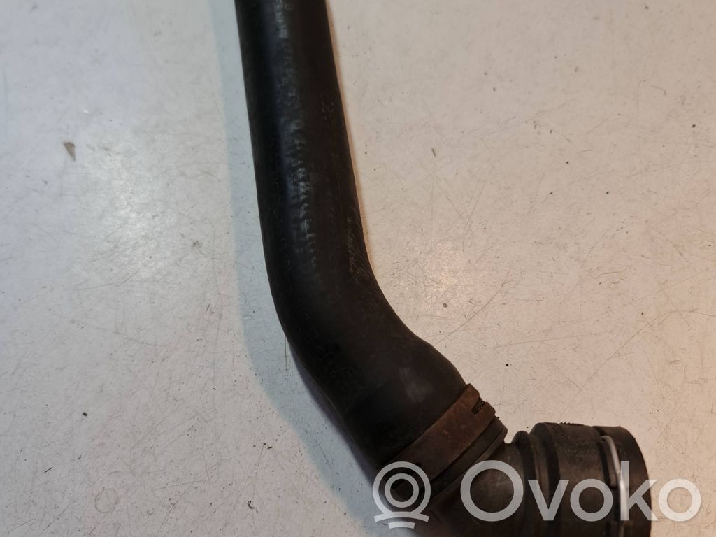 Volkswagen Golf IV Tubo flessibile del liquido di raffreddamento del motore 