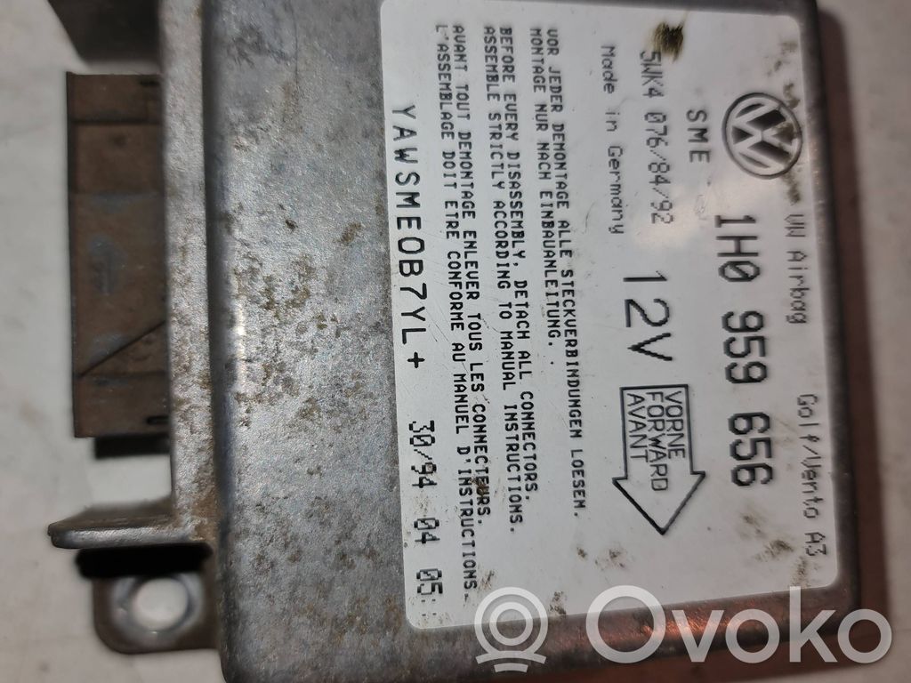 Volkswagen Golf III Airbag control unit/module 