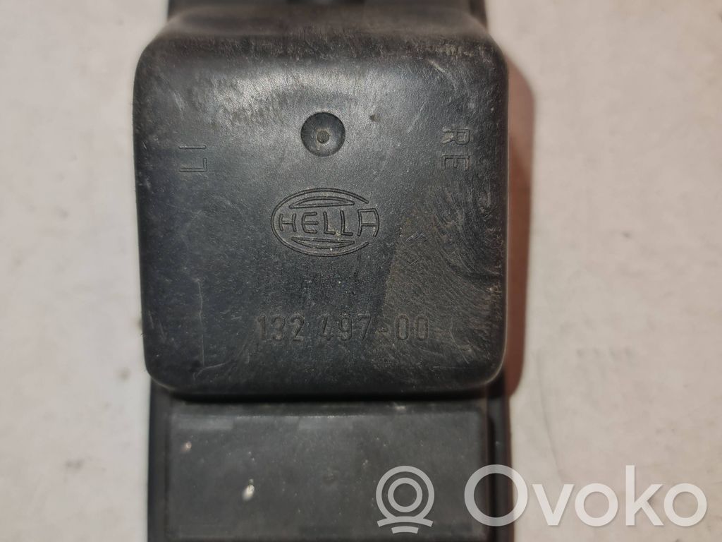 Light switch   13249700