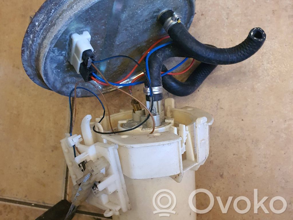 Opel Vectra B Polttoainesäiliön pumppu 