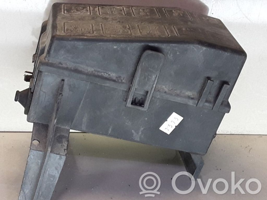 Opel Vectra B Saugiklių dėžė (komplektas) 