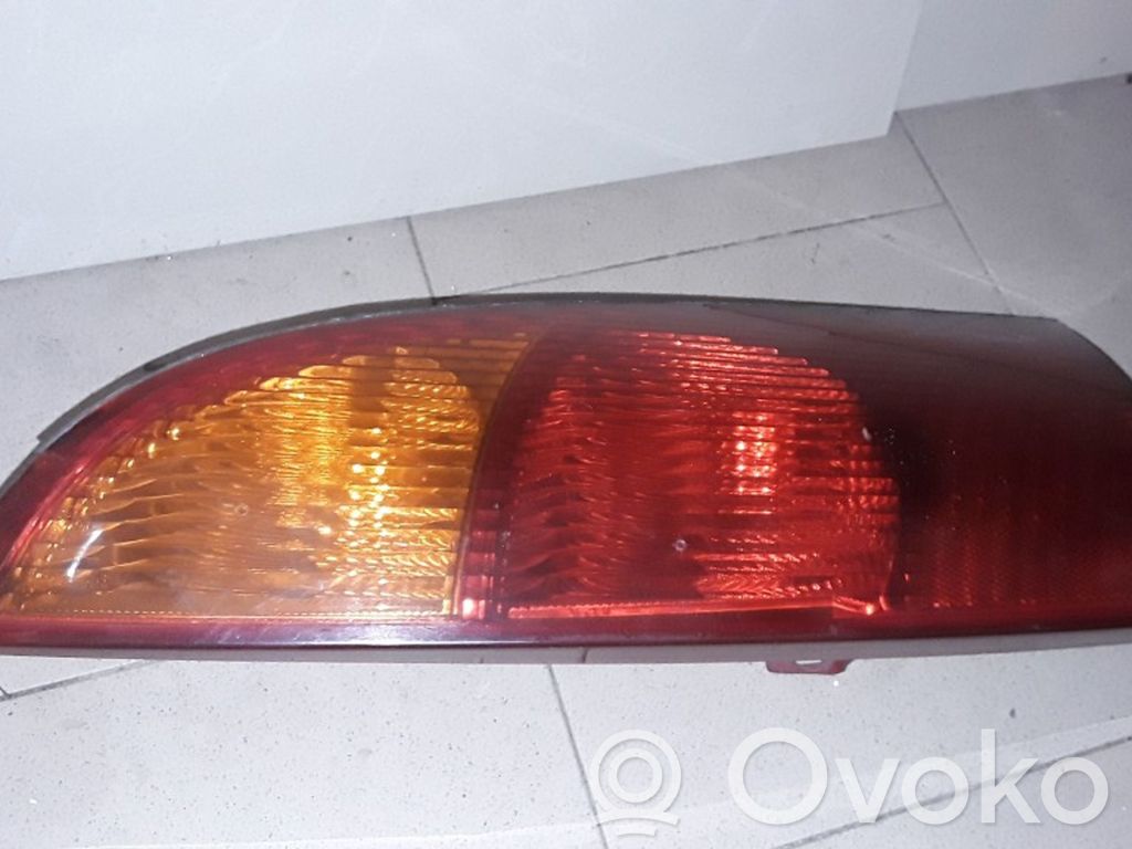 Ford Focus Aizmugurējais lukturis virsbūvē 