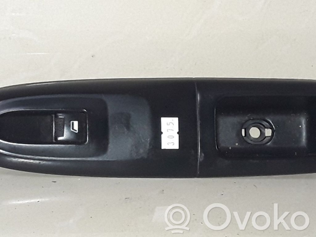 Electric window control switch   26267