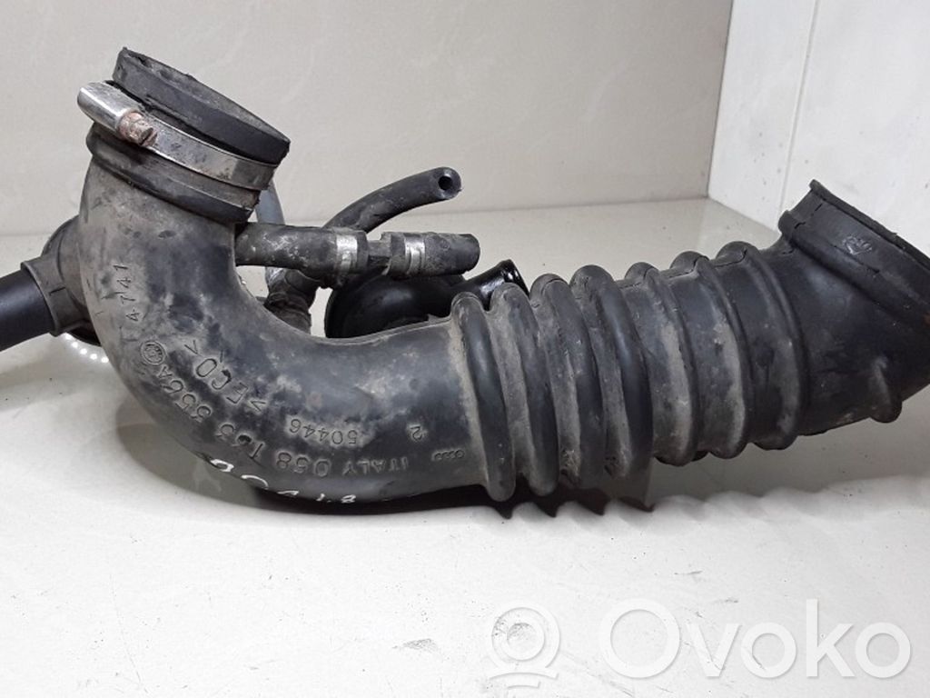 Audi A4 S4 B5 8D Rura / Wąż dolotowy powietrza 