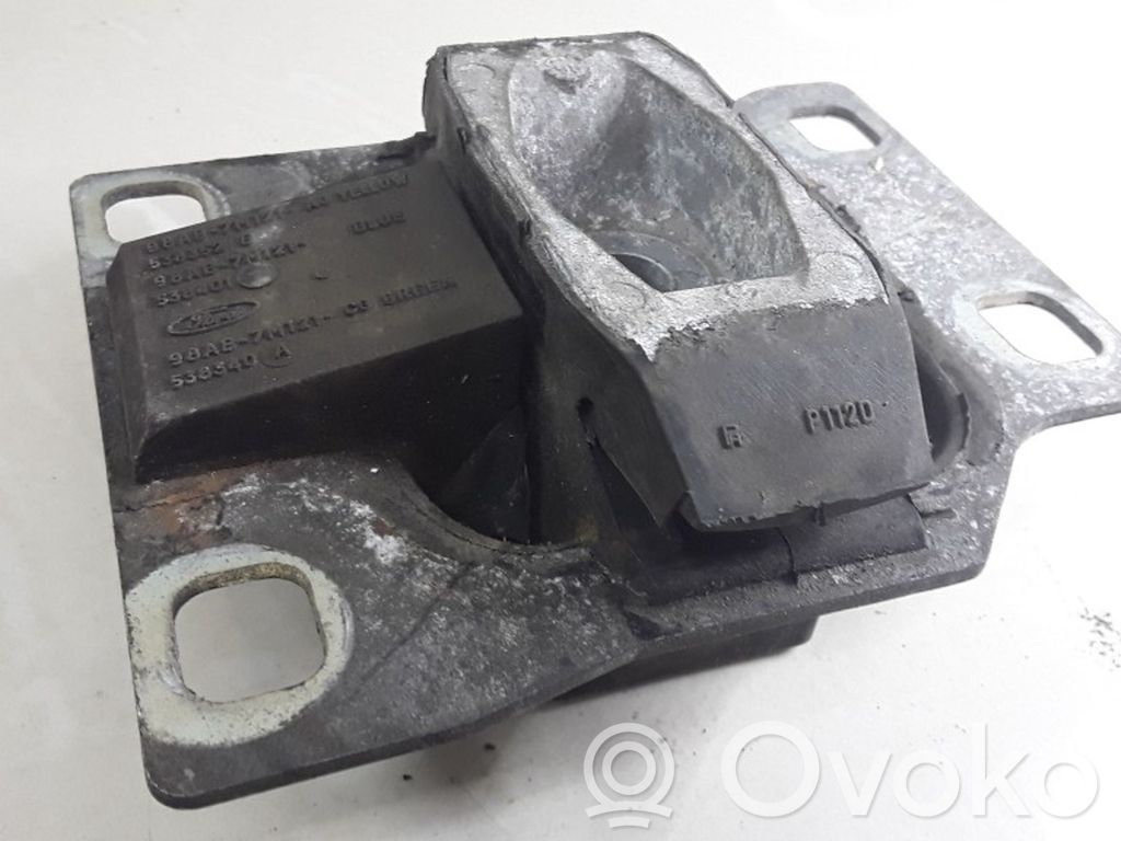 Ford Focus Engine mount bracket 
