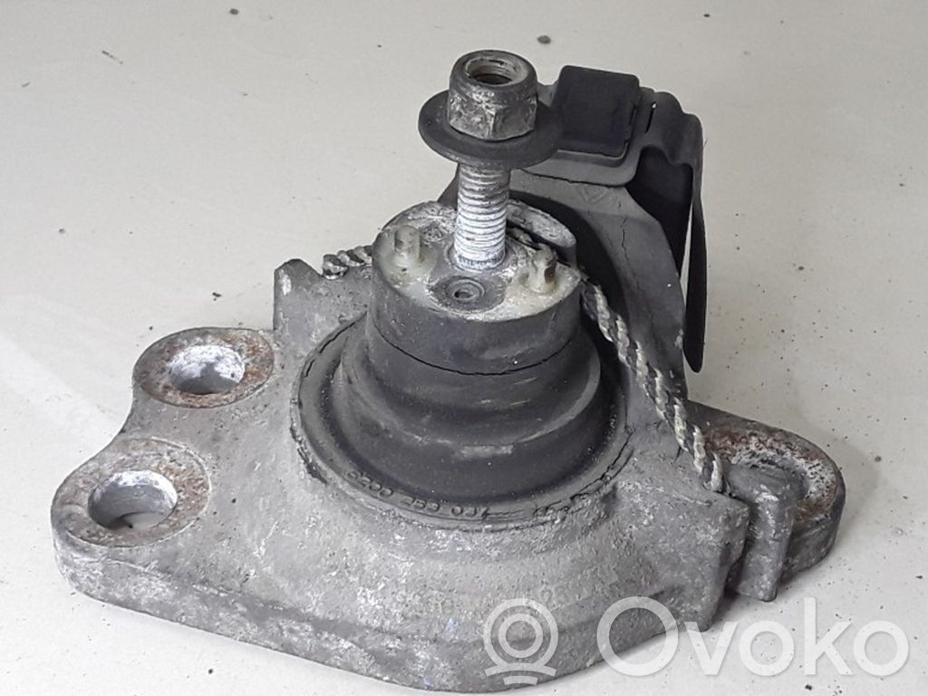 Renault Kangoo I Engine mount bracket 