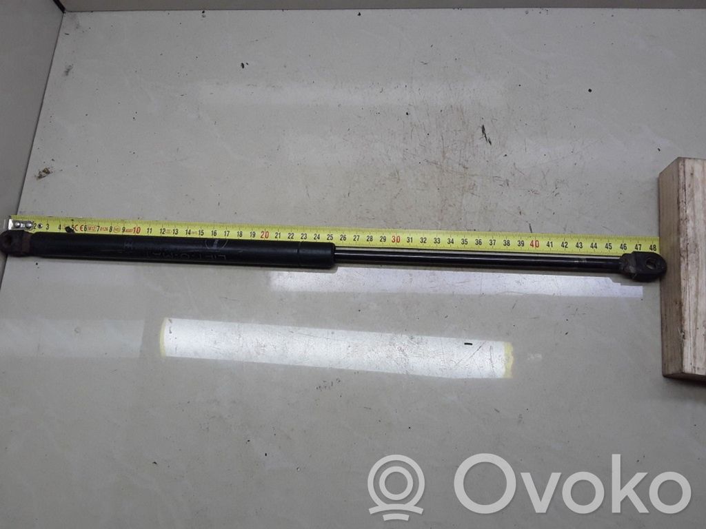 Audi 100 200 5000 C3 Siłownik maski przedniej 