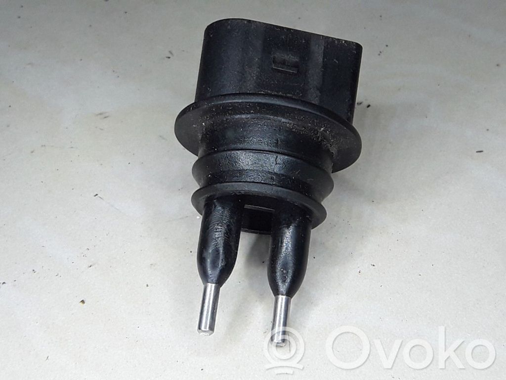 Volkswagen PASSAT B5 Tuulilasinpesimen pesunesteen tason anturi 