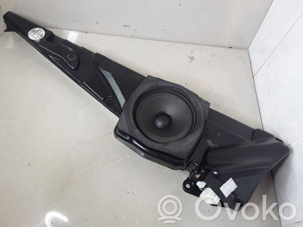 BMW 5 E39 Garsiakalbis (-iai) priekinėse duryse 