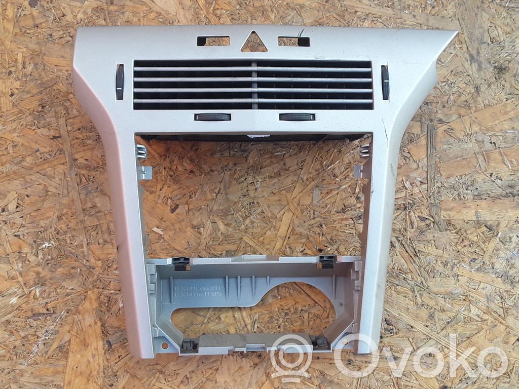 Opel Astra H Konsola środkowa / Radio / GPS 