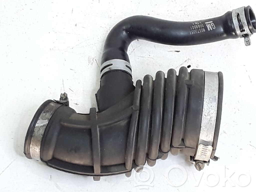 Opel Astra G Turboahtimen ilmanoton letku 