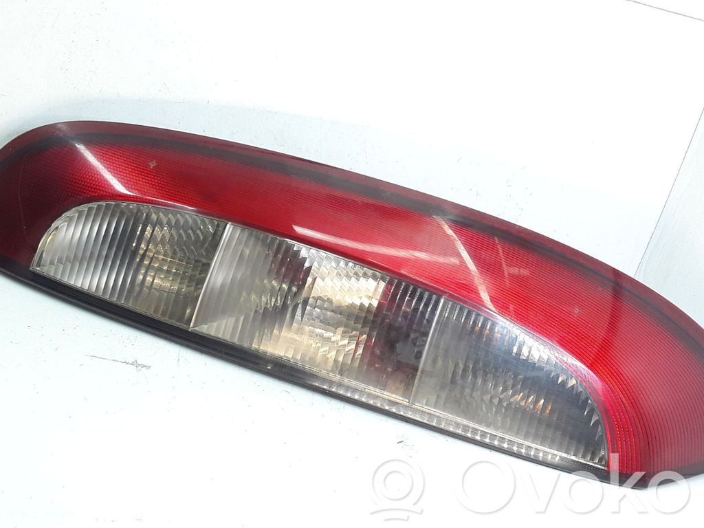Opel Corsa C Aizmugurējais lukturis virsbūvē 