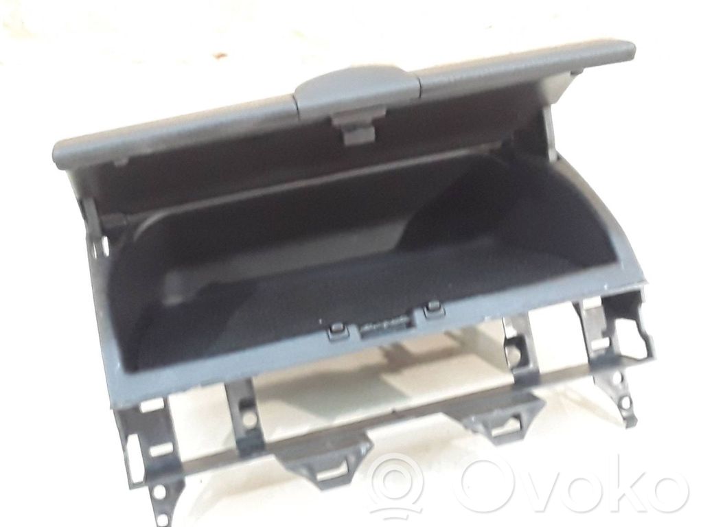Mazda 6 Glove box 
