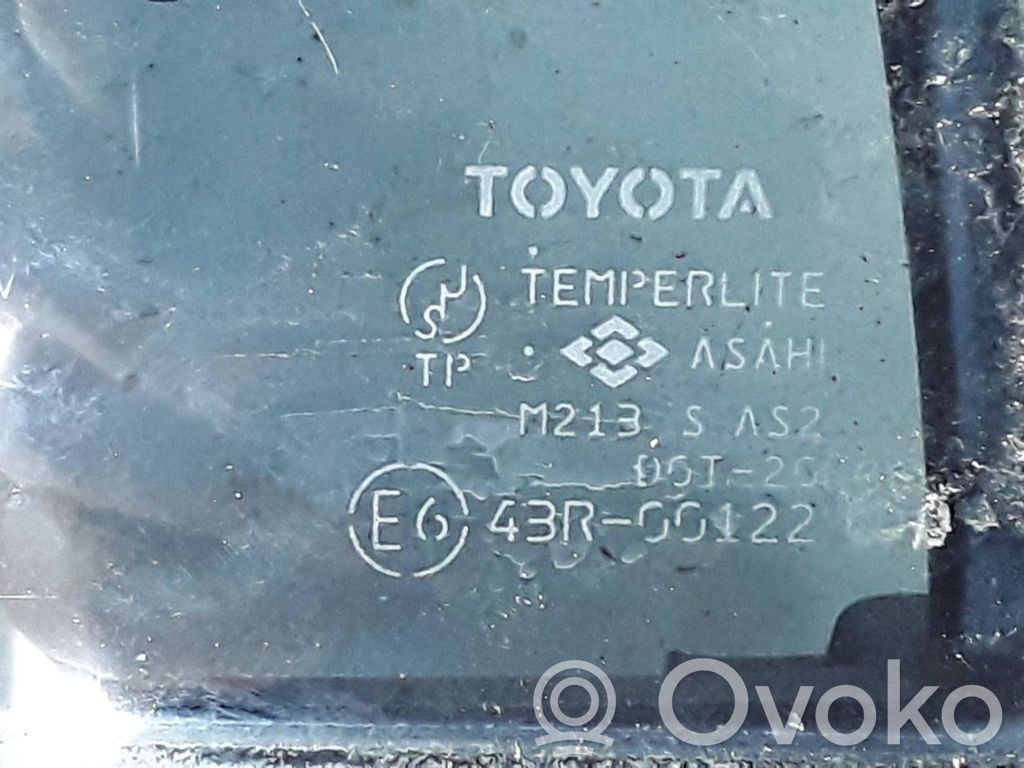 Toyota Corolla E120 E130 Ventanilla de ventilación de la puerta trasera 