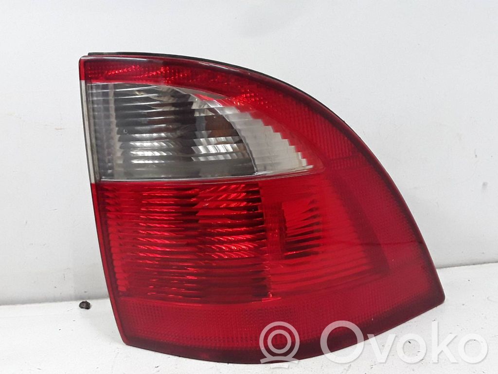 Rear/tail lights   5142260