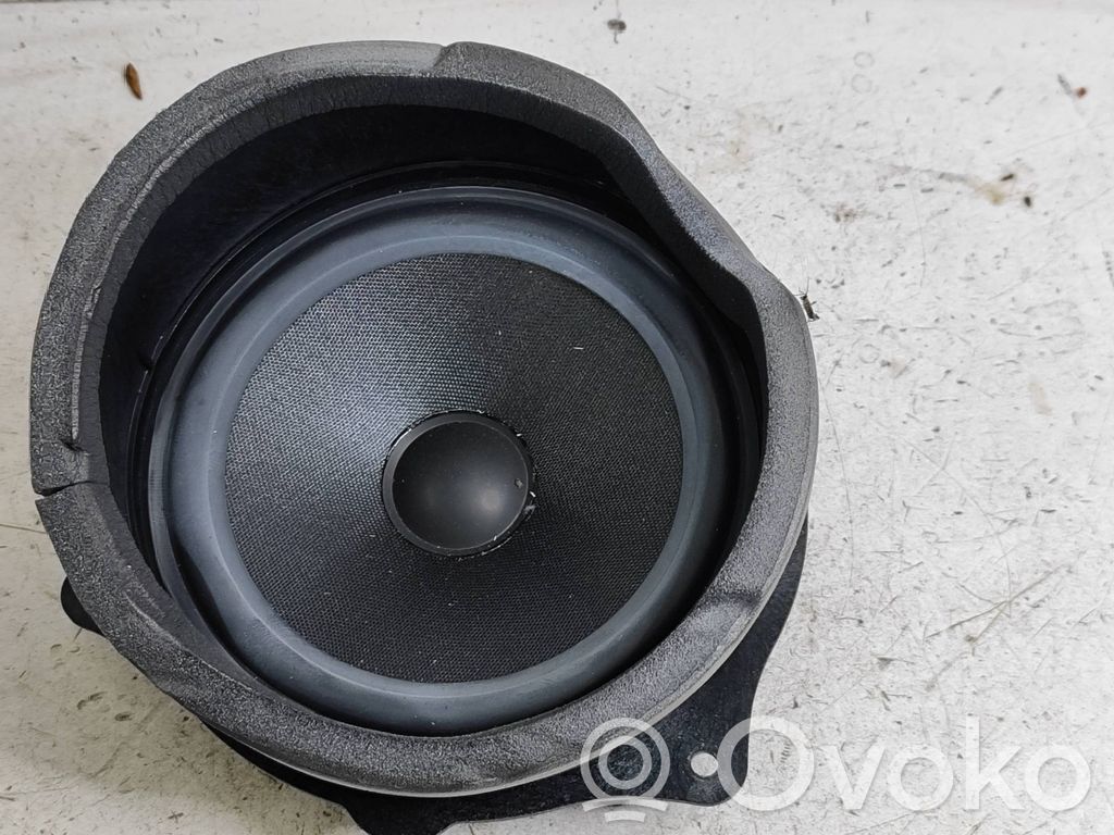 Front door speaker   8379567,5374144,4913430811