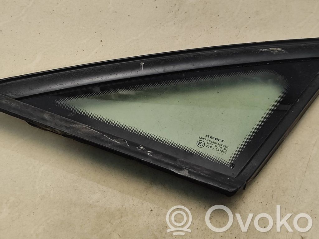 Seat Toledo III (5P) Rear side window 