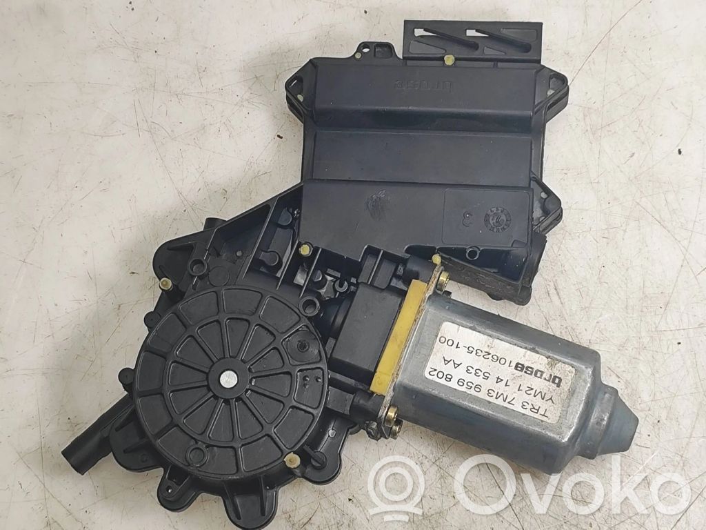 Volkswagen Sharan Front door window regulator motor 