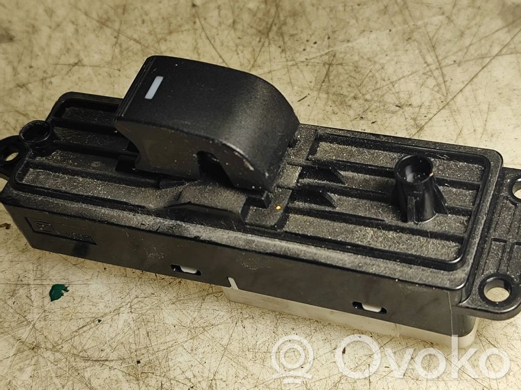 Mazda 6 Electric window control switch 